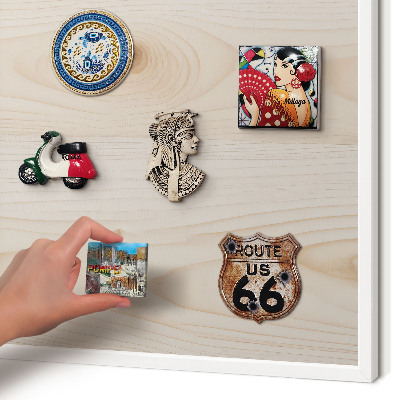 Magnetisch bord van metaal in een witte lijst Houten patroon
