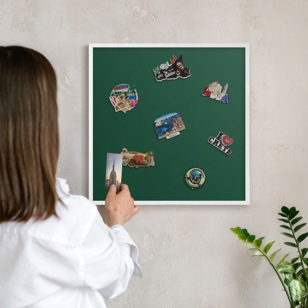 Magnetisch bord van metaal in een witte lijst Flesgroen