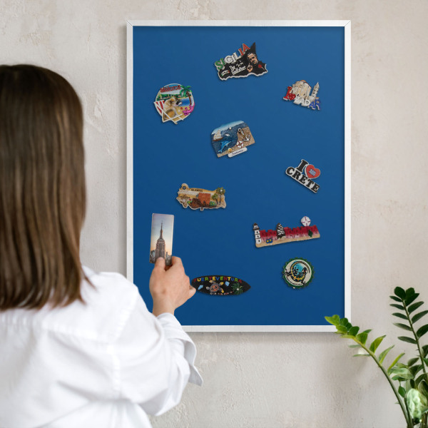 Magnetisch bord van metaal in een witte lijst Donkerblauw