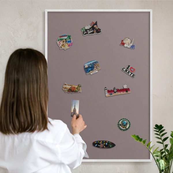 Magnetisch bord voor de muur met witte lijst Asbruin