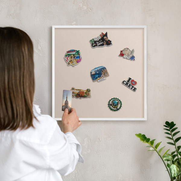 Magnetisch bord voor de muur met witte lijst Warm beige