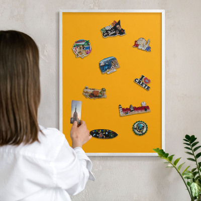 Magnetisch bord voor de muur met witte lijst Levendig oranje