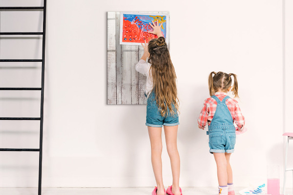 Decoratief glazen wandbord beschrijfbaar en magnetisch Een prikbord voor het presenteren van foto's en notities