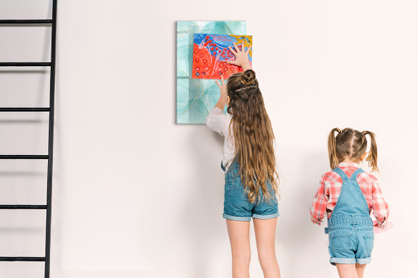 Decoratief glazen wandbord beschrijfbaar en magnetisch Een kleurrijk bord voor het presenteren van foto's