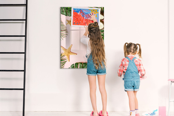 Decoratief glazen wandbord beschrijfbaar en magnetisch Zomerherinneringen tegen de achtergrond van de natuur.