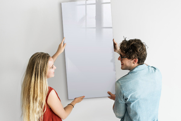 Decoratief glazen wandbord beschrijfbaar en magnetisch Herinneringen vastleggen in een moderne stijl.