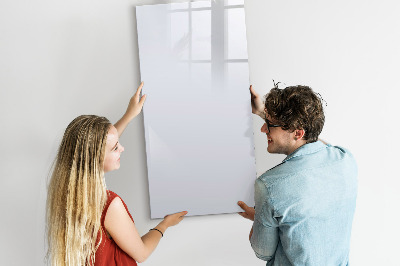 Decoratief glazen wandbord beschrijfbaar en magnetisch Herinneringen vastleggen in een moderne stijl.