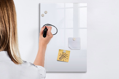 Decoratief glazen wandbord beschrijfbaar en magnetisch Herinneringen vastleggen in een moderne stijl.