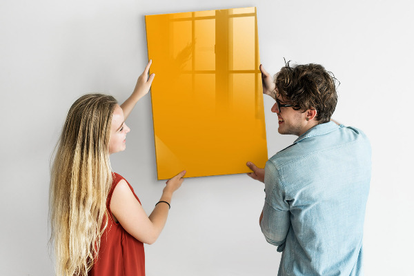 Decoratief glazen wandbord beschrijfbaar en magnetisch Een kleurrijk prikbord voor notities en foto's
