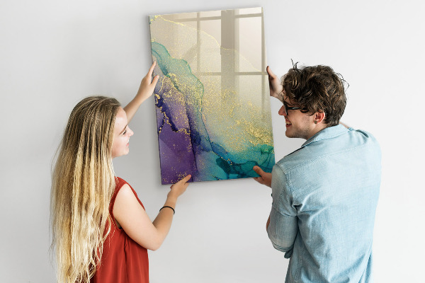 Decoratief glazen wandbord beschrijfbaar en magnetisch Kleurrijke herinneringen op een kurkbord.