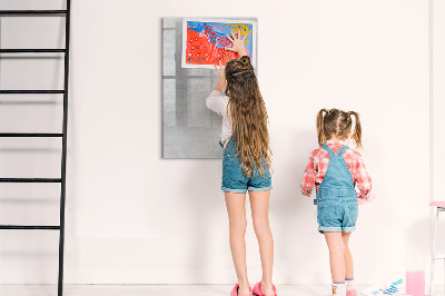 Decoratief glazen wandbord beschrijfbaar en magnetisch Een ruimte voor het delen van herinneringen en notities.