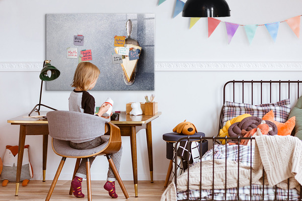 Decoratief glazen wandbord beschrijfbaar en magnetisch Een creatieve plek voor herinneringen en notities
