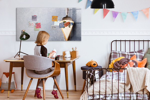 Decoratief glazen wandbord beschrijfbaar en magnetisch Een creatieve plek voor herinneringen en notities