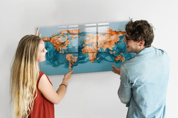 Decoratief glazen wandbord beschrijfbaar en magnetisch Een interactieve wereld met persoonlijke foto's