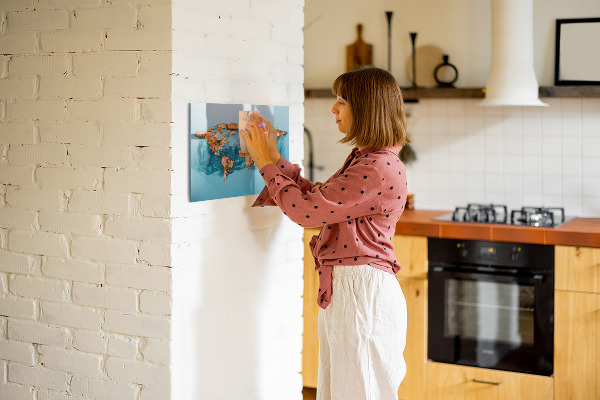 Decoratief glazen wandbord beschrijfbaar en magnetisch Een interactieve wereld met persoonlijke foto's