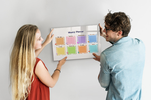 Decoratief glazen wandbord beschrijfbaar en magnetisch Weekplanner met ruimte voor foto's