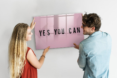 Decoratief glazen wandbord beschrijfbaar en magnetisch Een inspirerende ruimte voor zelfexpressie.