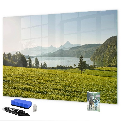 Decoratief glazen wandbord beschrijfbaar en magnetisch Een creatieve ruimte om je herinneringen tentoon te stellen.