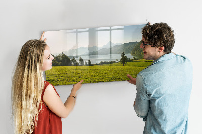 Decoratief glazen wandbord beschrijfbaar en magnetisch Een creatieve ruimte om je herinneringen tentoon te stellen.