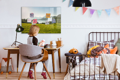 Decoratief glazen wandbord beschrijfbaar en magnetisch Een creatieve ruimte om je herinneringen tentoon te stellen.