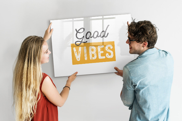Decoratief glazen wandbord beschrijfbaar en magnetisch Positieve vibes en herinneringen