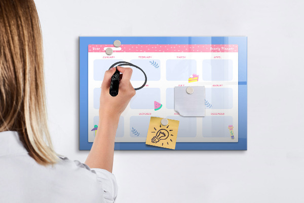 Decoratief glazen wandbord beschrijfbaar en magnetisch Jaarplanner met ruimte voor foto's
