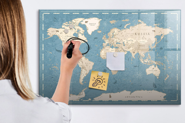Decoratief glazen wandbord beschrijfbaar en magnetisch Een wereldkaart met persoonlijke herinneringen.