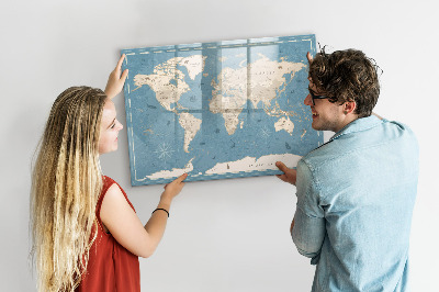 Decoratief glazen wandbord beschrijfbaar en magnetisch Een wereldkaart met persoonlijke herinneringen.