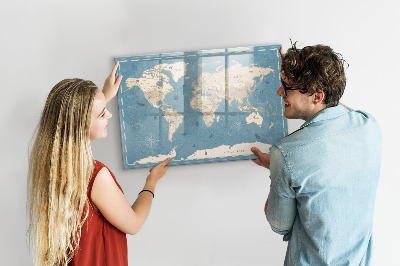 Decoratief glazen wandbord beschrijfbaar en magnetisch Een wereldkaart met persoonlijke herinneringen.