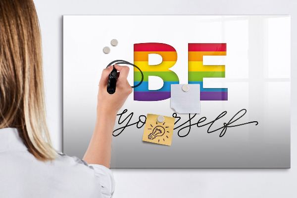 Decoratief glazen wandbord beschrijfbaar en magnetisch Wees jezelf en deel momenten.