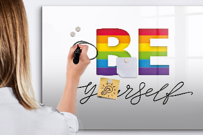 Decoratief glazen wandbord beschrijfbaar en magnetisch Wees jezelf en deel momenten.
