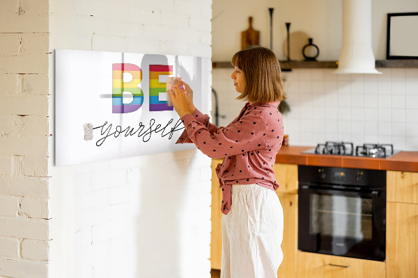 Decoratief glazen wandbord beschrijfbaar en magnetisch Wees jezelf en deel momenten.
