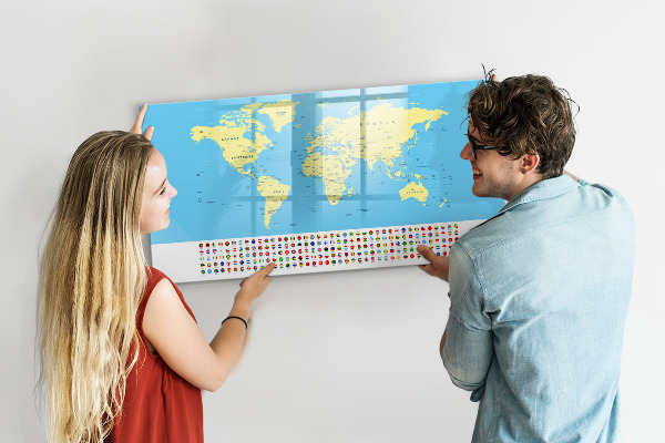 Decoratief glazen wandbord beschrijfbaar en magnetisch Wereldkaart met fotolocaties
