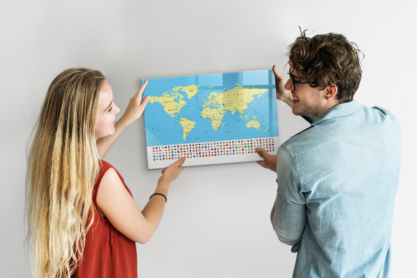 Decoratief glazen wandbord beschrijfbaar en magnetisch Wereldkaart met fotolocaties