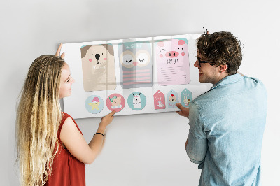 Decoratief glazen wandbord beschrijfbaar en magnetisch Kleurrijke briefjes en foto's aan de muur