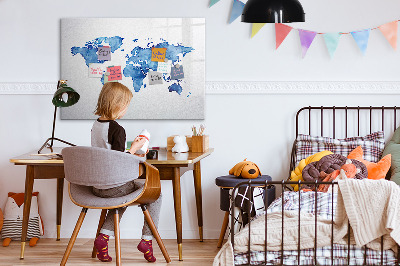 Decoratief glazen wandbord beschrijfbaar en magnetisch Een wereldkaart met persoonlijke herinneringen.