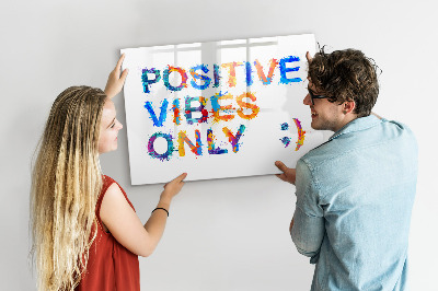 Decoratief glazen wandbord beschrijfbaar en magnetisch Positieve vibes in een kleurrijke stijl.