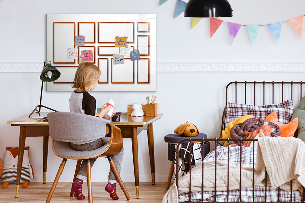 Decoratief glazen wandbord beschrijfbaar en magnetisch Een creatieve ruimte voor herinneringen en foto's