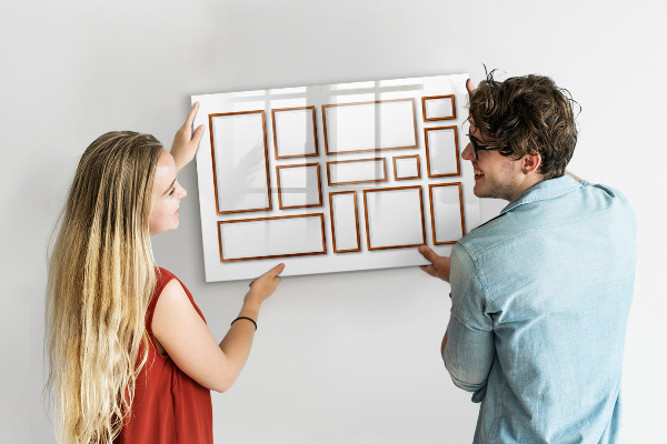 Decoratief glazen wandbord beschrijfbaar en magnetisch Een creatieve ruimte voor herinneringen en foto's
