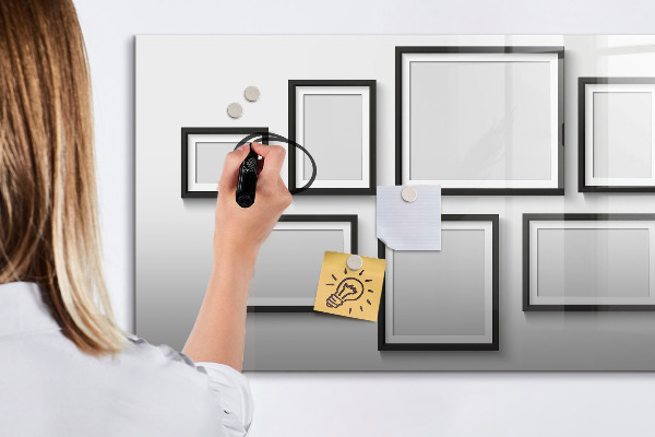 Decoratief glazen wandbord beschrijfbaar en magnetisch Modern prikbord voor foto's en notities