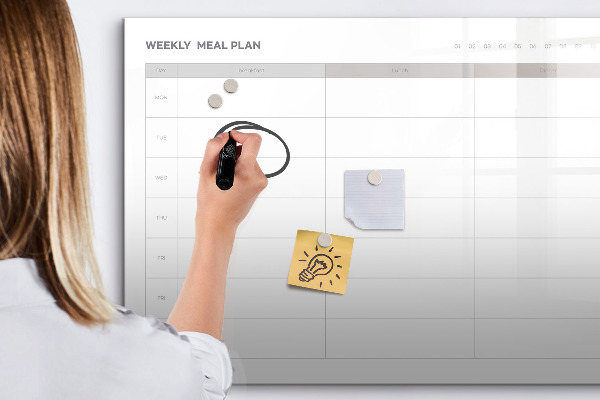 Decoratief glazen wandbord beschrijfbaar en magnetisch Maaltijdplan voor de week