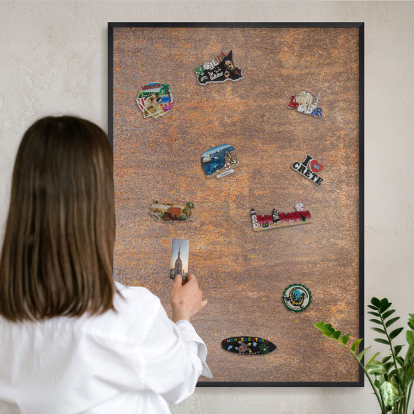 Wandbord voor magneten in een zwarte lijst Roestige elegantie