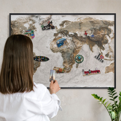 Wandbord voor magneten in een zwarte lijst Reliëfkaart
