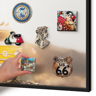 Wandbord voor magneten in een zwarte lijst Retro reizen