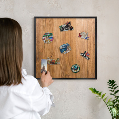 Wandbord voor magneten in een zwarte lijst Houtstructuur