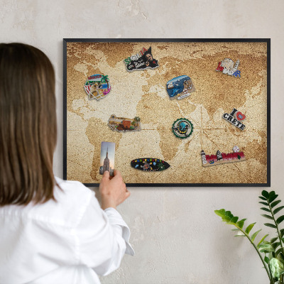 Wandbord voor magneten in een zwarte lijst Oude kaart