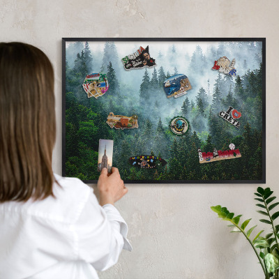 Wandbord voor magneten in een zwarte lijst Mysterieus bos