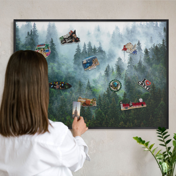 Wandbord voor magneten in een zwarte lijst Mysterieus bos