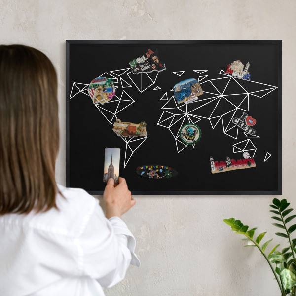 Wandbord voor magneten in een zwarte lijst Wereldkaart