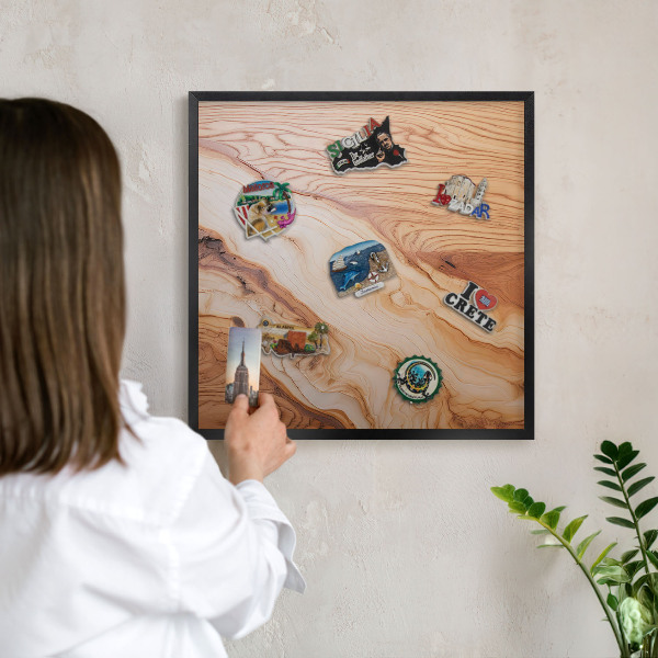Wandbord voor magneten in een zwarte lijst Houtstructuur